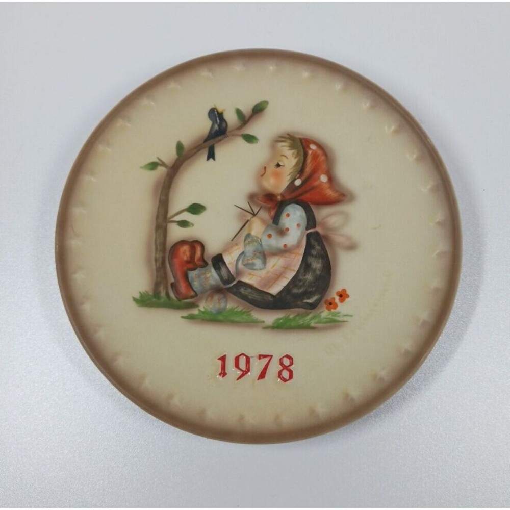 VTG Goebel - M.J. Hummel 1978 8th Annual Collectible Plate